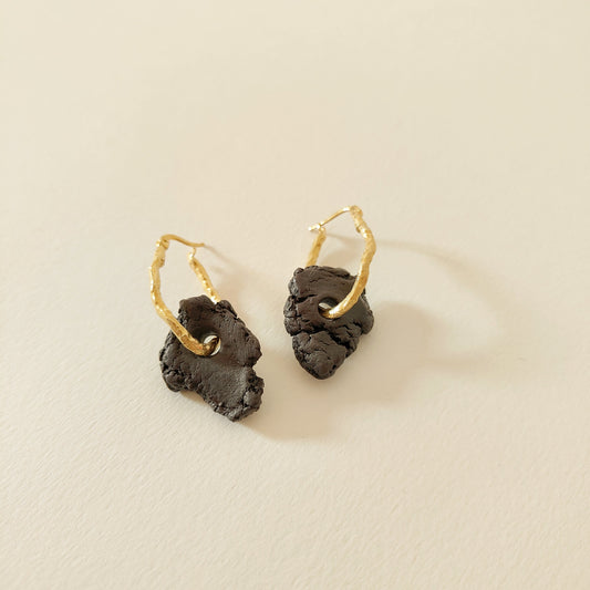 Gyaliskari Earrings